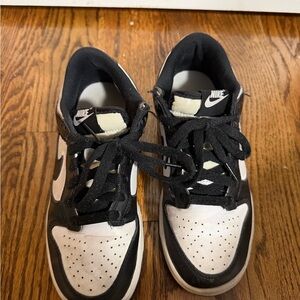 Nike Panda’s - Black and White Low-Top Sneakers